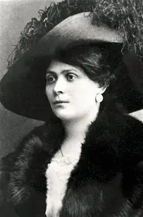 Ritratto di Luisa Spagnoli, photo in the public domain