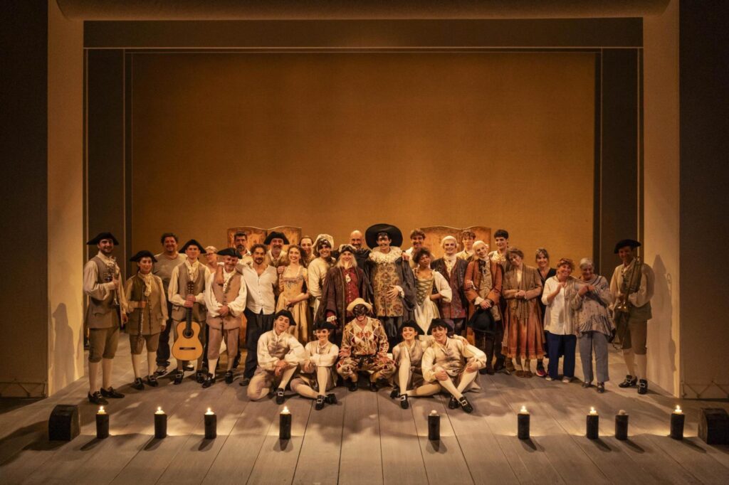 La compagnia di "Arlecchino", credit @masiarpasquali