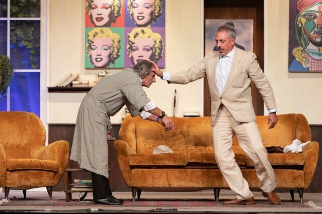 Nino Formicola e Max Pisu in scena, credit @TeatroLeonardoMTM