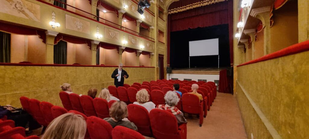Ubaldo ci spiega il Teatro Angel dal Foco a Pergola, credit @MartaCacagno