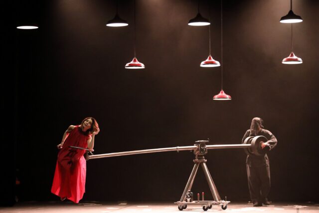 Melissa Vettore in una scena di "Prima Facie", credit @FinziPasca