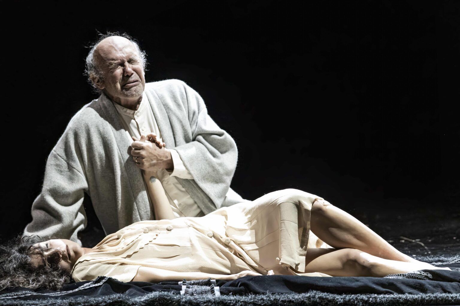 Teatro Manzoni: un ricco cartellone, per una sala che ama raccontare ...