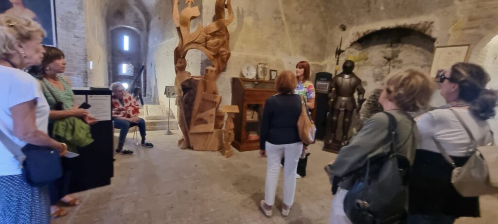 Inizia la visita alla Rocca e al Teatro di Sassocorvaro, credit @MartaCalcagno